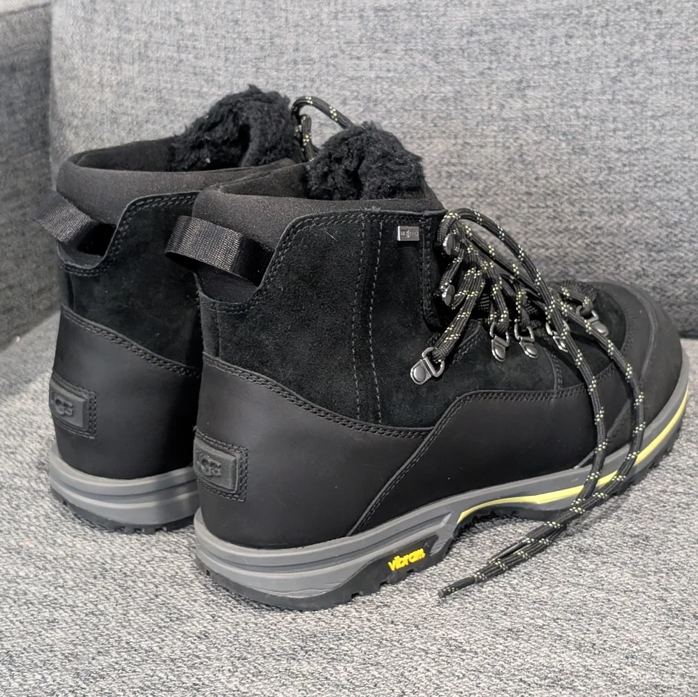 UGG Brecken Lace